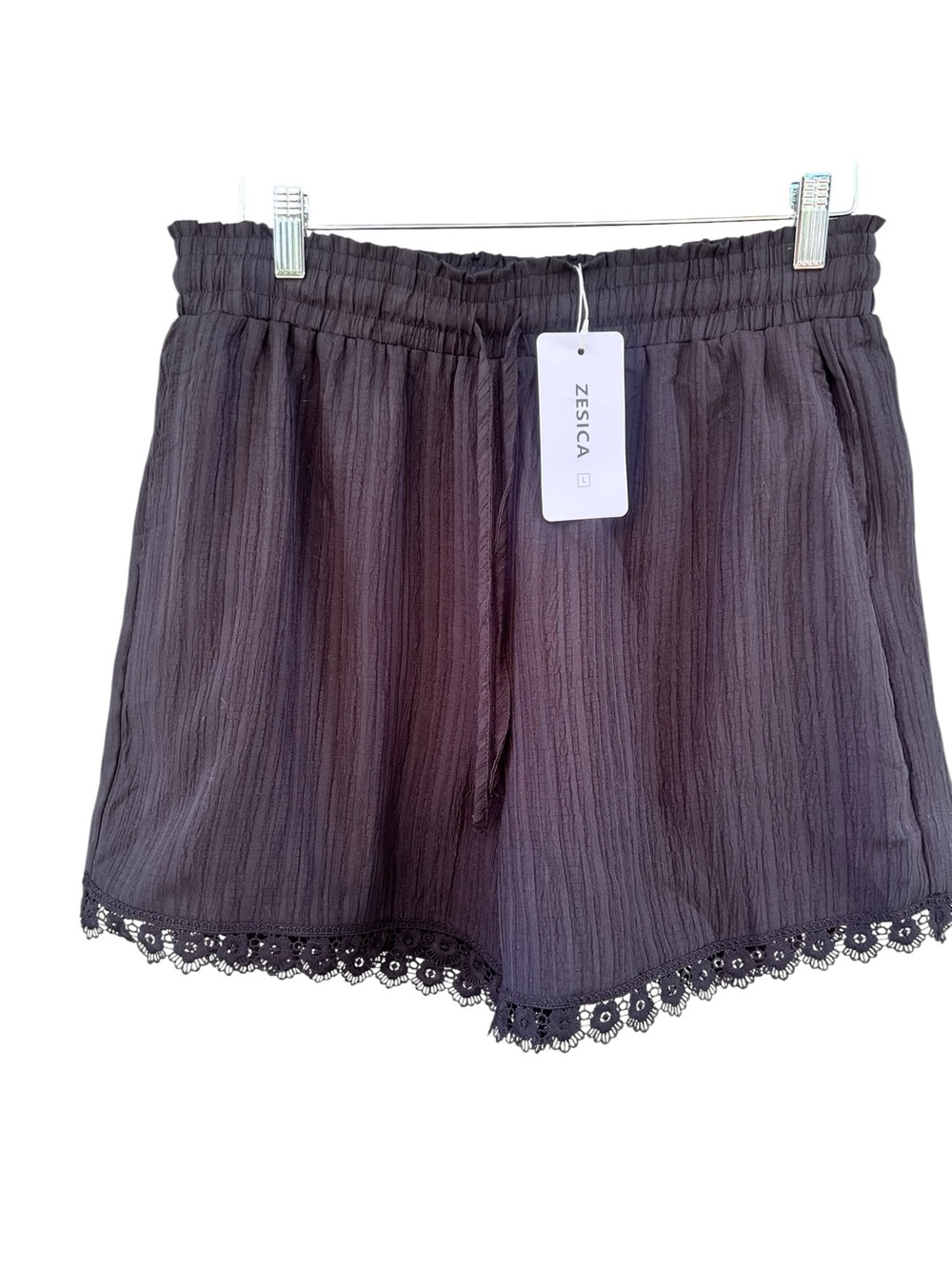 NWT Zesica Black Women's Elastic Waist Lace-Hem Shorts - size L